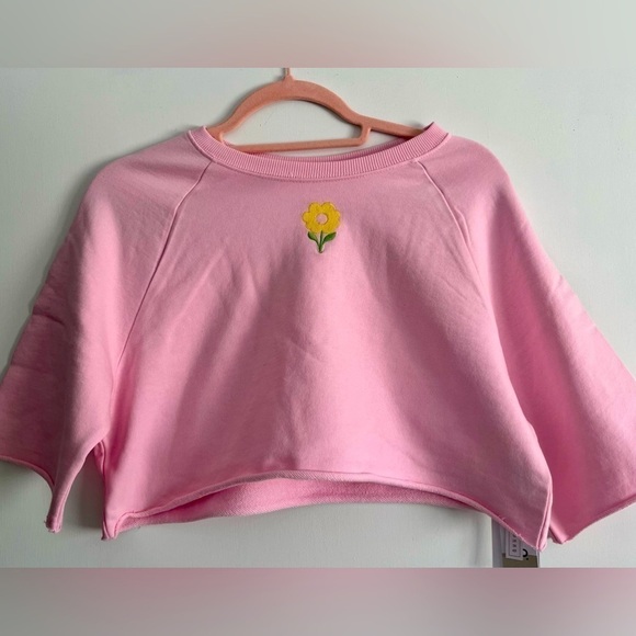 NWT BP Fleece Cropped Pullover with Flower Emblem Size Small. - Picture 2 of 3